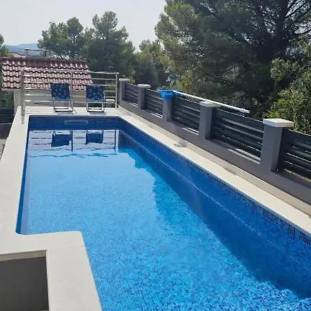 Spacious With Outdoor Swimming Pool In - Classic Two Bedroom * Trogir