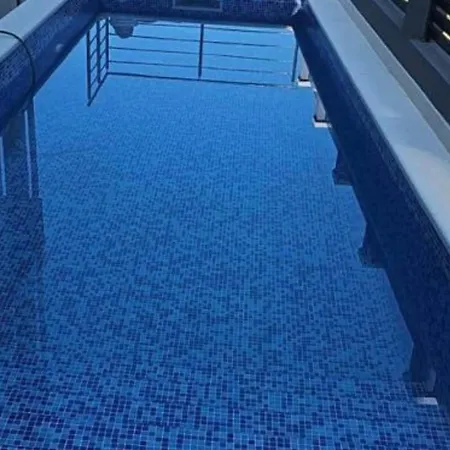 Apartment Spacious With Outdoor Swimming Pool In - Classic Two Bedroom